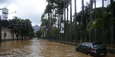 Inmet emite alerta de perigo devido a chuvas no Rio e Espírito Santo