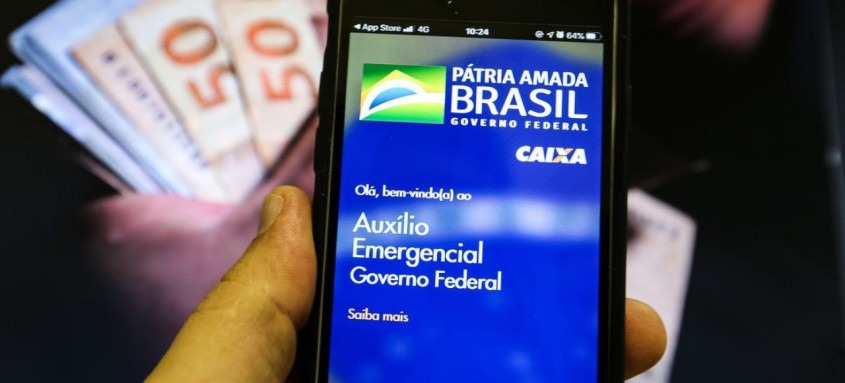 Auxílio é creditado para nascidos em dezembro