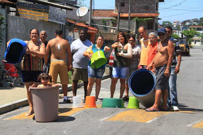 Moradores da Trindade estão sem água há quase 2 meses